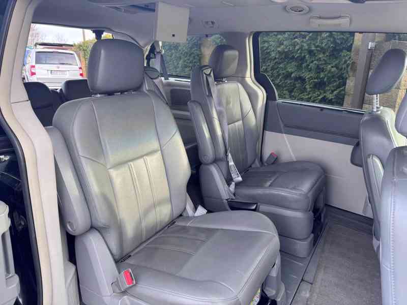 Chrysler Town Country 3,8 LPG RT DVD Swivel Go 2007 - foto 11