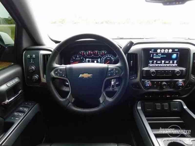 Chevrolet Silverado 1500 LTZ 5,3l benzín - foto 9