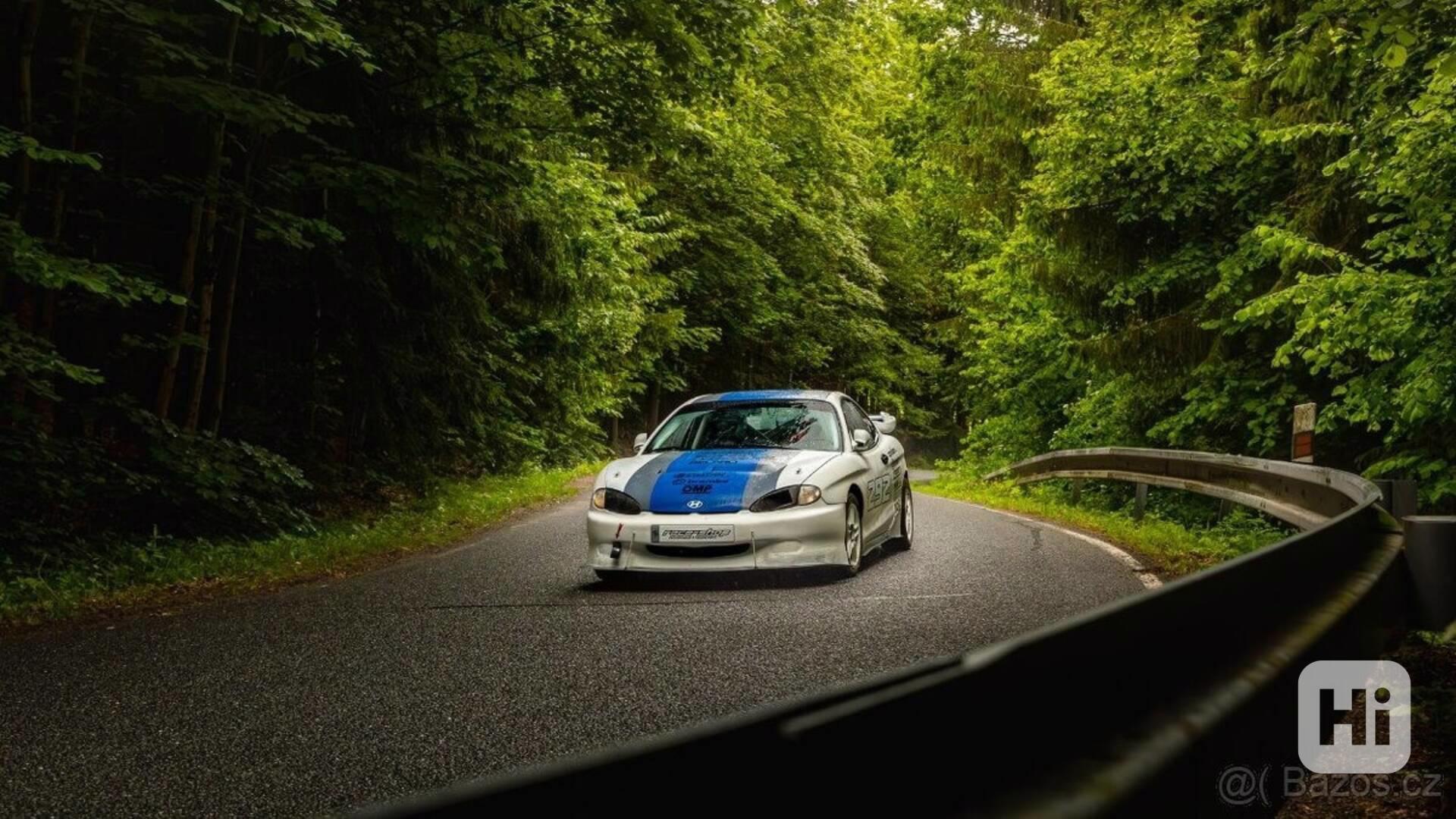 Hyundai Coupé 2,0 - foto 1