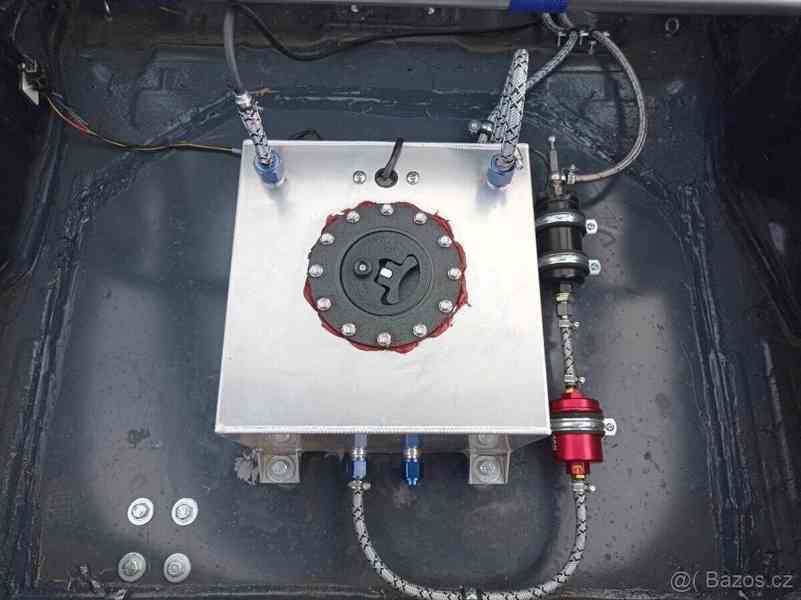 Hyundai Coupé 2,0 - foto 4