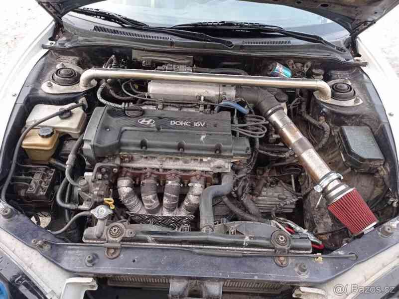 Hyundai Coupé 2,0 - foto 6