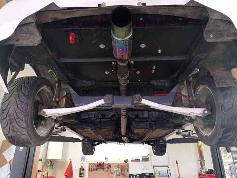 Hyundai Coupé 2,0 - foto 5