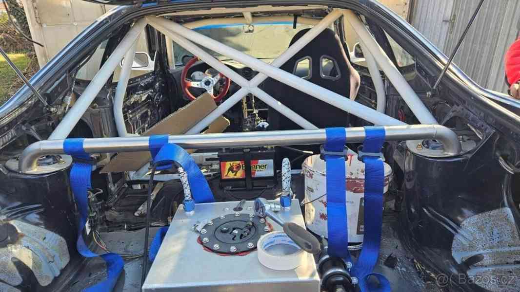 Hyundai Coupé 2,0 - foto 3