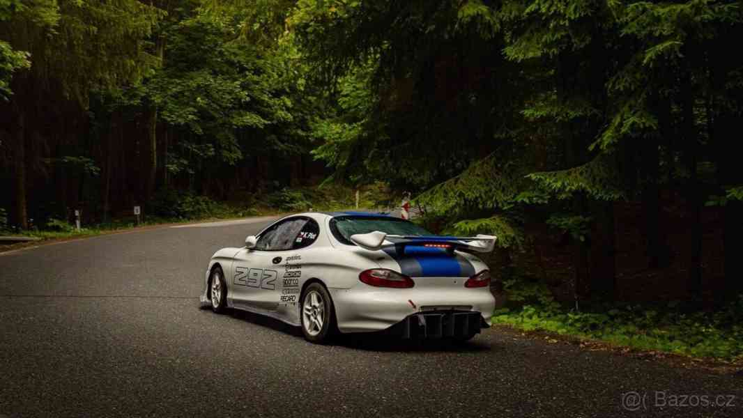 Hyundai Coupé 2,0 - foto 2