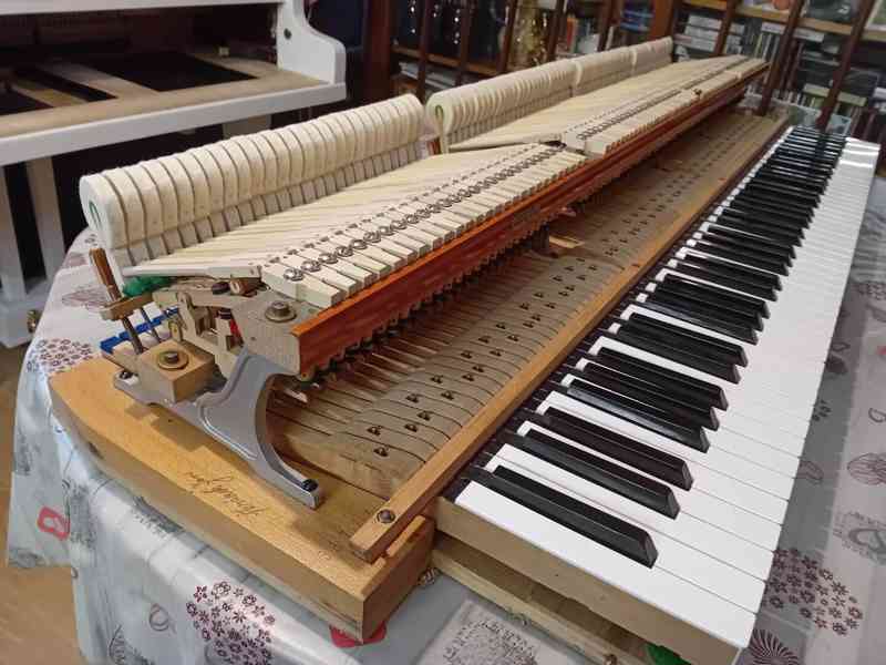 Klavír PETROF model V ( 160 cm ) - foto 7