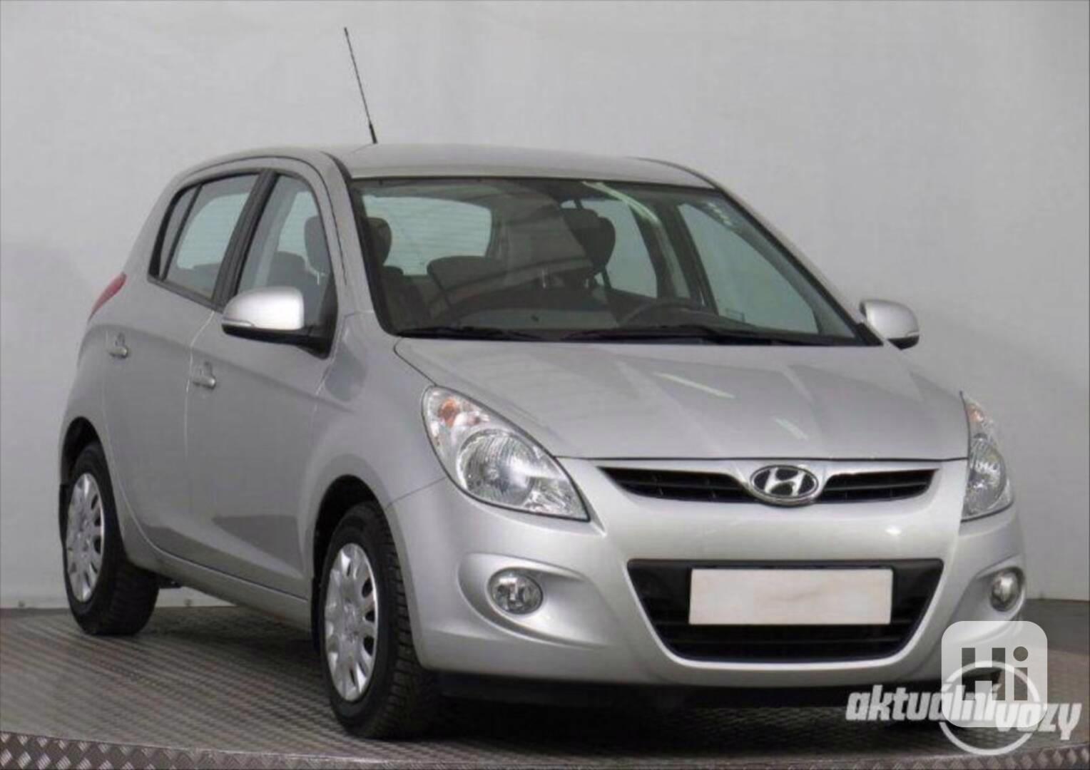 Hyundai i20 - foto 1