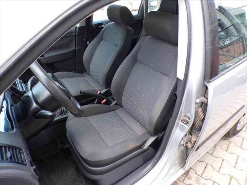 Volkswagen Polo 1,2 i BASIS-hned odjíždíte - foto 7