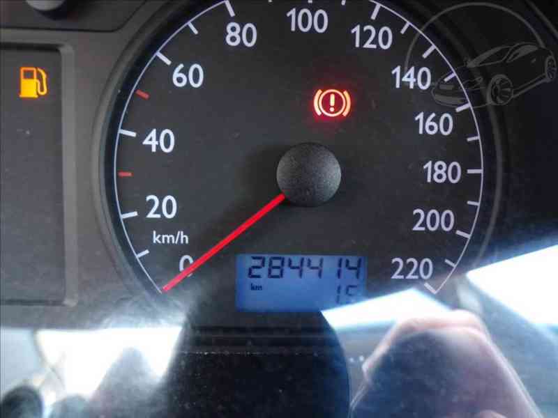 Volkswagen Polo 1,2 i BASIS-hned odjíždíte - foto 6