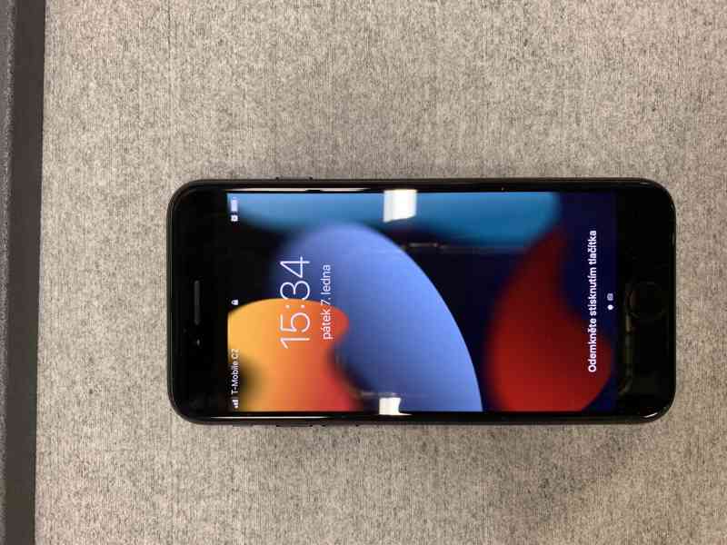 iPhone SE 2020 64GB v záruce + nabíječka - foto 1