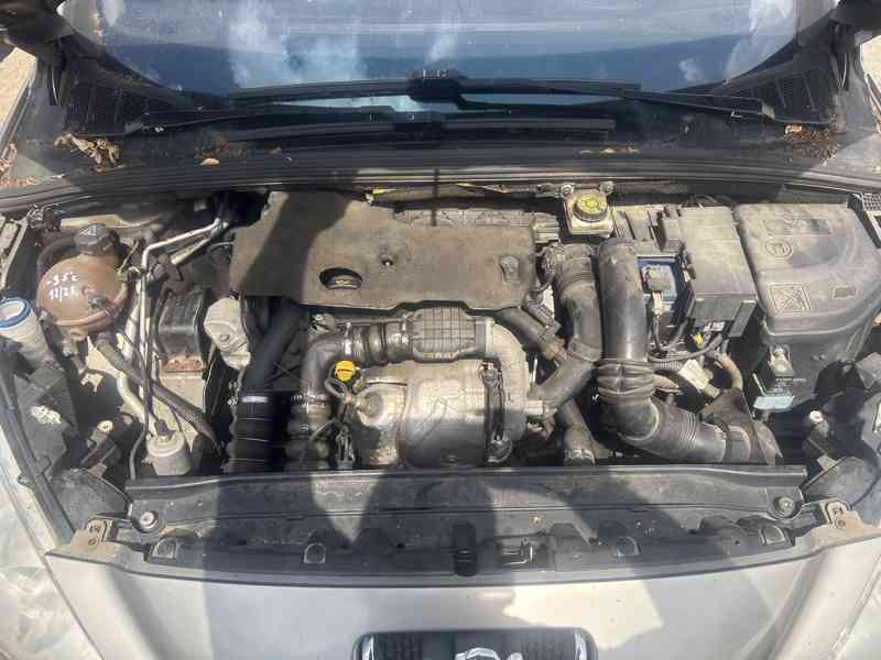 Peugeot 308SW 1,6HDI 82KW 9HR prodám díly z vozu - foto 7