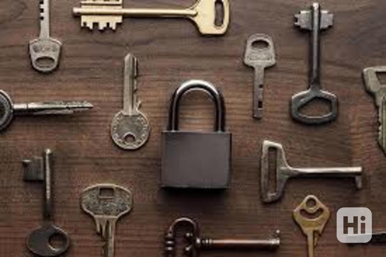 VVZCXVZVYURT - foto 1