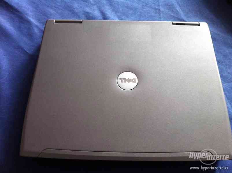 Dell  Latitude D610 - super stav - nová baterie, operačka,.. - foto 1