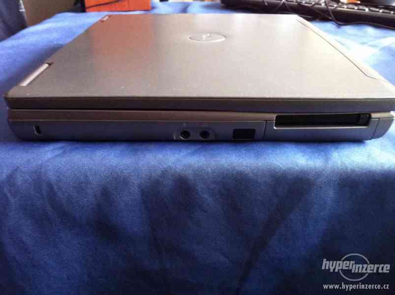 Dell  Latitude D610 - super stav - nová baterie, operačka,.. - foto 4