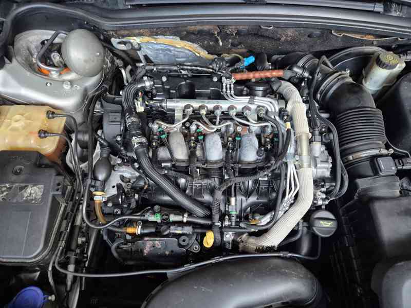 Citroën C6 2,2 HDi 125 kW - foto 28