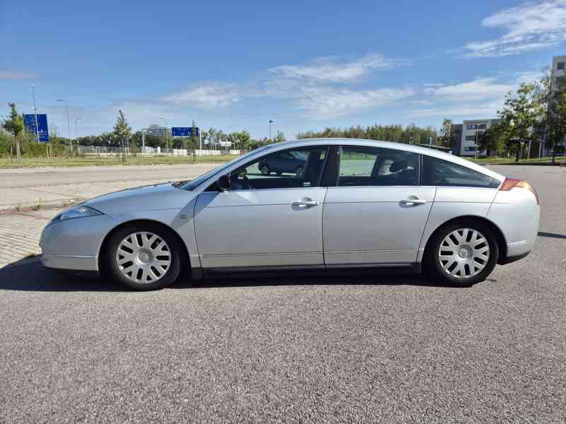Citroën C6 2,2 HDi, 6 st. manuál, 125 kW, rok 2009 - foto 45