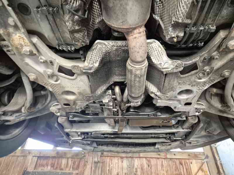 Citroën C6 2,2 HDi 125 kW - foto 32