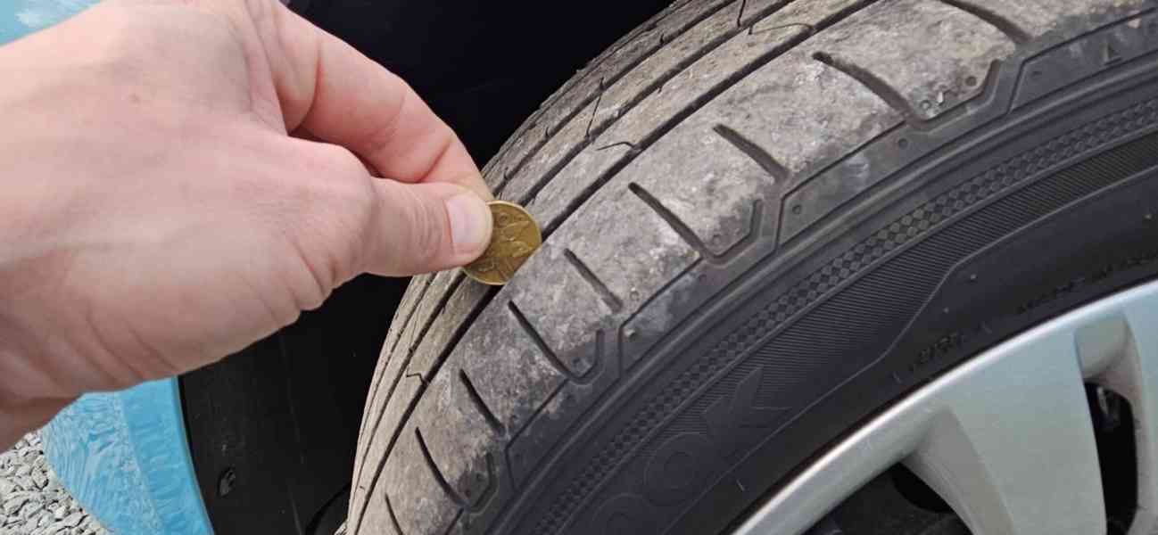 ŠKODA ROOMSTER - foto 17