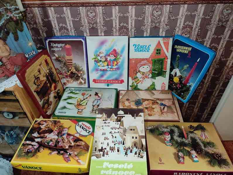 retro vanocni kolekce a figurky z nich  - foto 1
