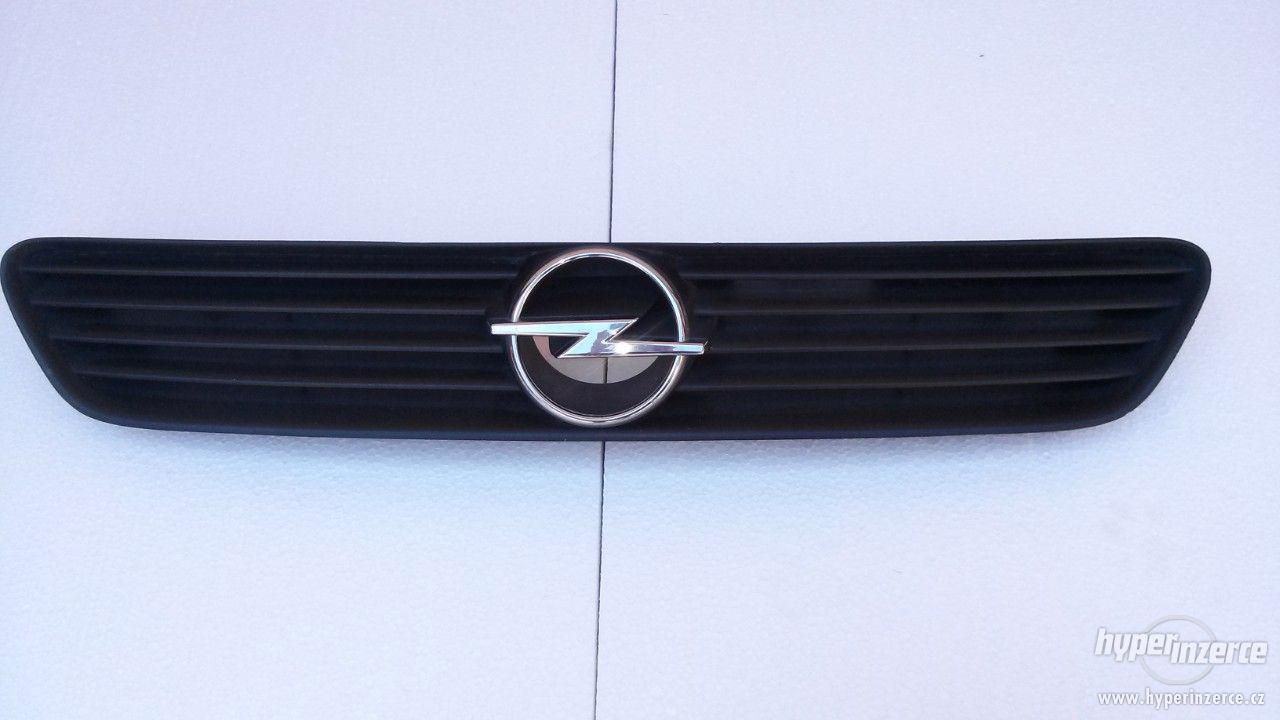 Opel Astra G - přední maska - foto 1
