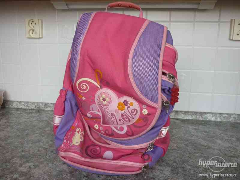 Prodám dívčí školní batoh - foto 1