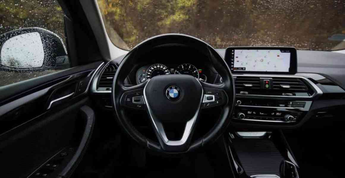 BMW X3 xDrive20d, rok: 2017 - foto 19