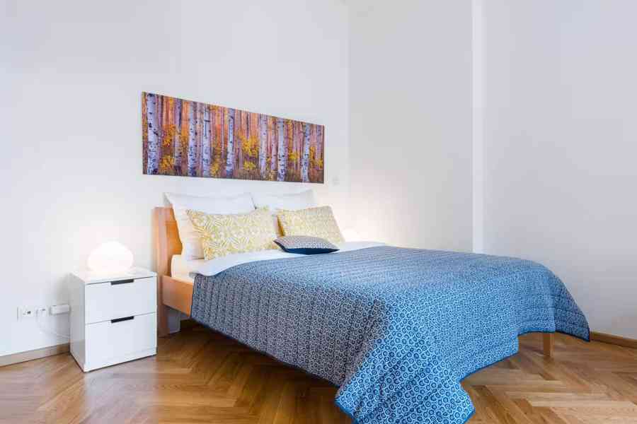 Moderní, světlý a plně zařízený byt, ulice Zborovská (Praha) - foto 3