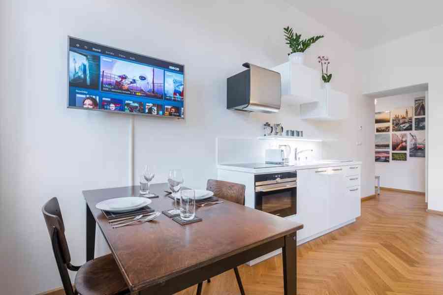 Moderní, světlý a plně zařízený byt, ulice Zborovská (Praha) - foto 9