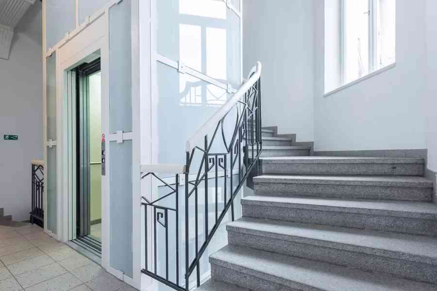 Moderní, světlý a plně zařízený byt, ulice Zborovská (Praha) - foto 19