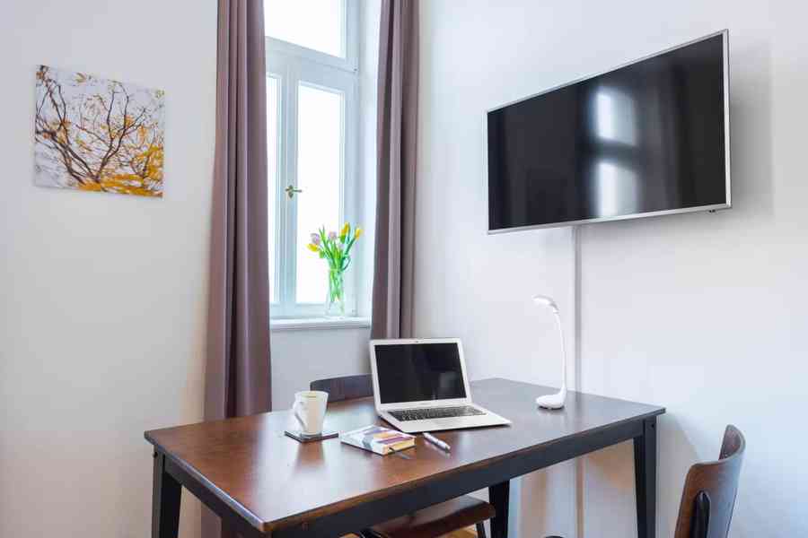 Moderní, světlý a plně zařízený byt, ulice Zborovská (Praha) - foto 8