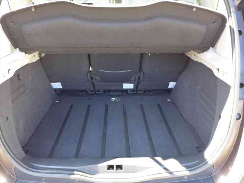 Renault Scénic 1,9 dCi 96KW, NAVI, KAMERA - foto 8