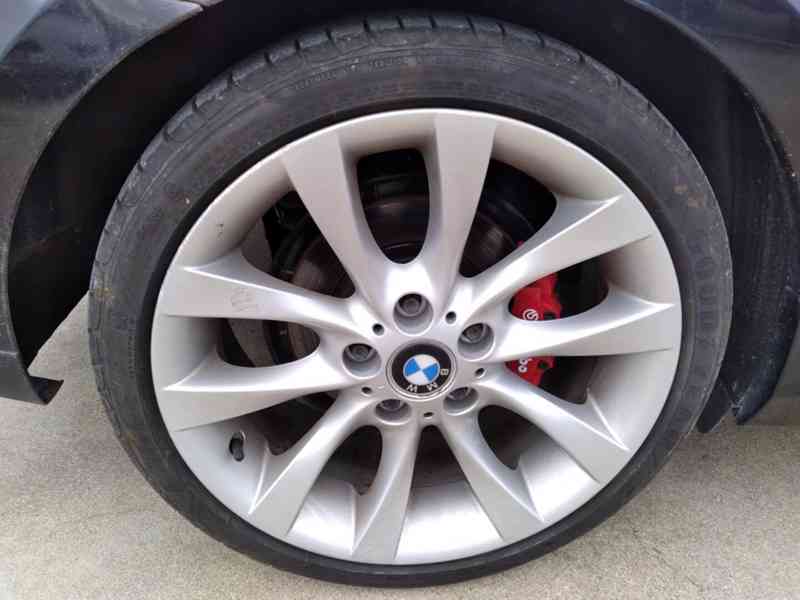 BMW 118 D - NA NÁHRADNÍ DÍLY,TRVALE VYŘAZENO - foto 31