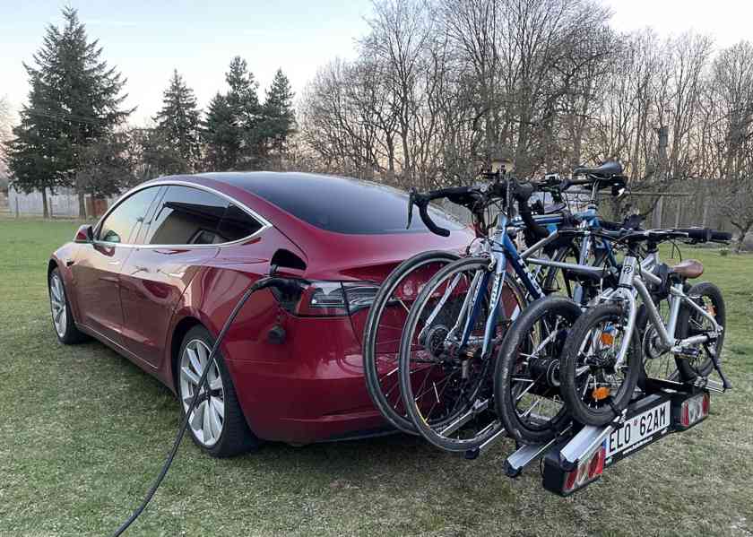 Tesla Model 3 pronájem od 1900 Kč na den - foto 4