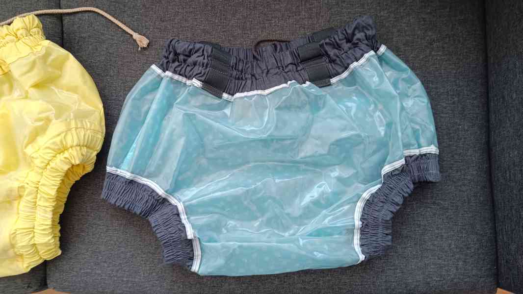 Prodám 2 balíky ID Super slip vel.M,a 4,ks PVC kalhotek. - foto 7