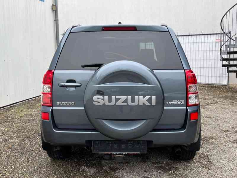 Suzuki Grand Vitara 2.0i 4x4 Club benzín 103kw - foto 15