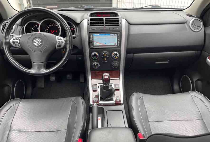 Suzuki Grand Vitara 2.0i 4x4 Club benzín 103kw - foto 11