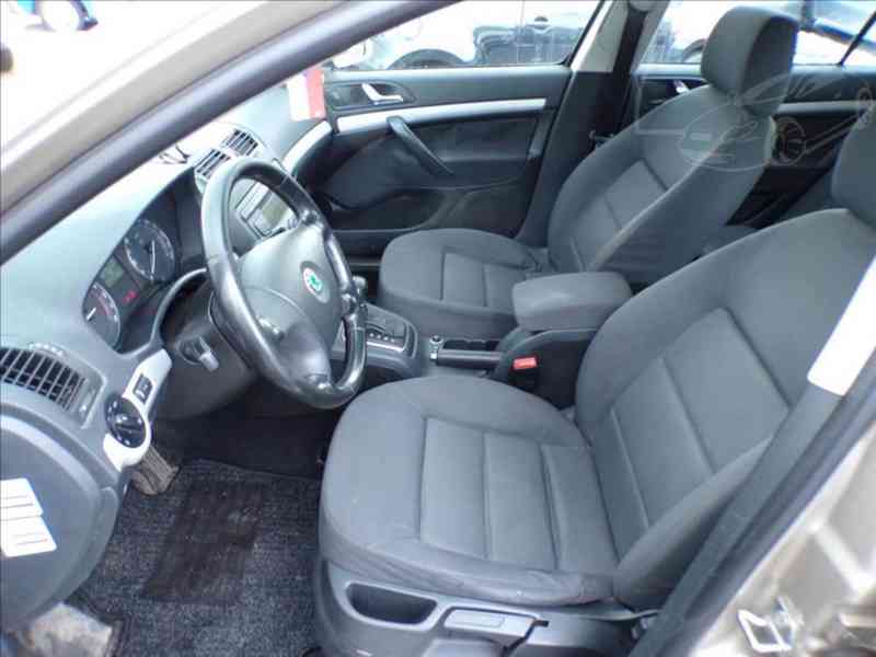 Škoda Octavia 1,9 TDI DSG - foto 8