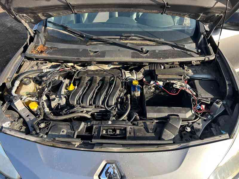 Renault Fluence 1,6 16V 82KW K4M V 8 prodám díly - foto 6