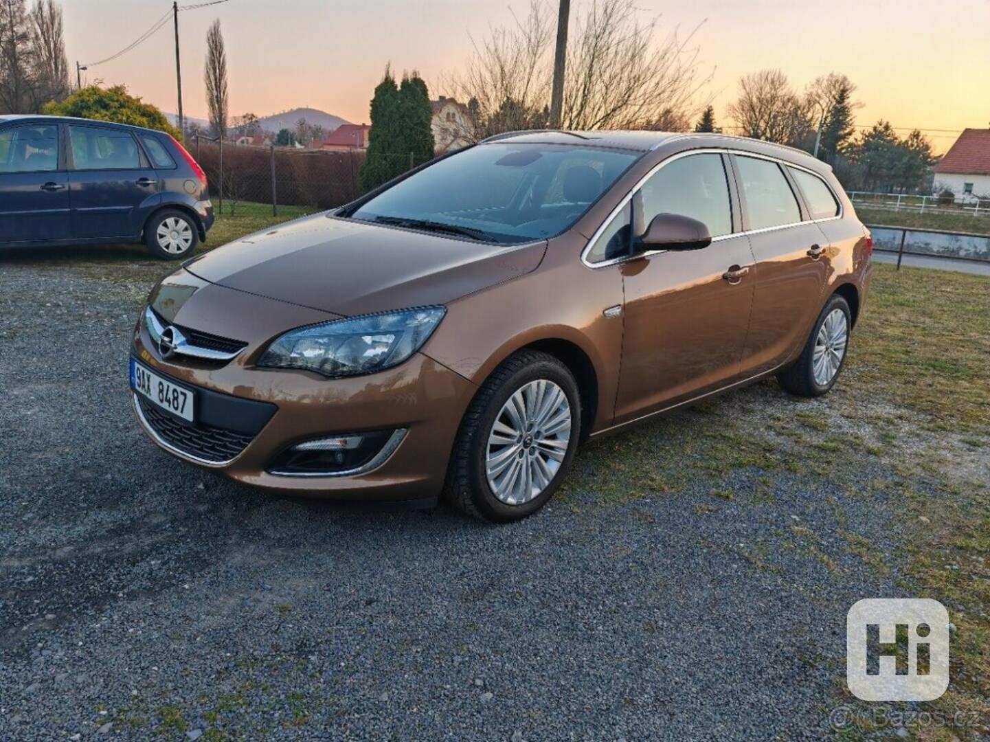 Opel Astra 1,4   J Sports Tourer (2015) - foto 1