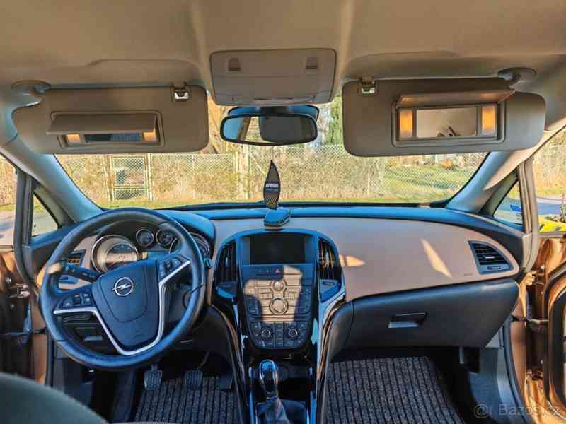 Opel Astra 1,4   J Sports Tourer (2015) - foto 10
