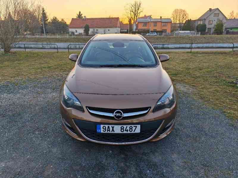 Opel Astra 1,4   J Sports Tourer (2015) - foto 2