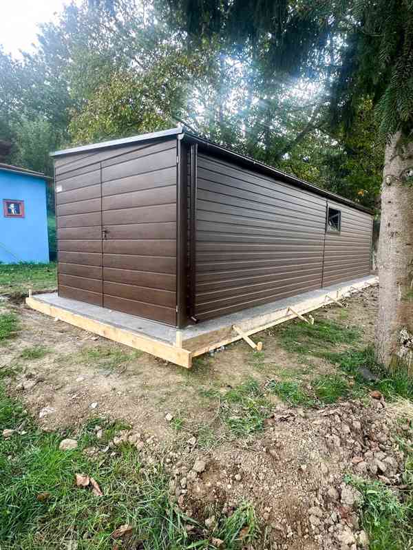 Plechova garáž 3x9m - Dvoukřídlá vrata - dveře 2x Okno TS785 - foto 2