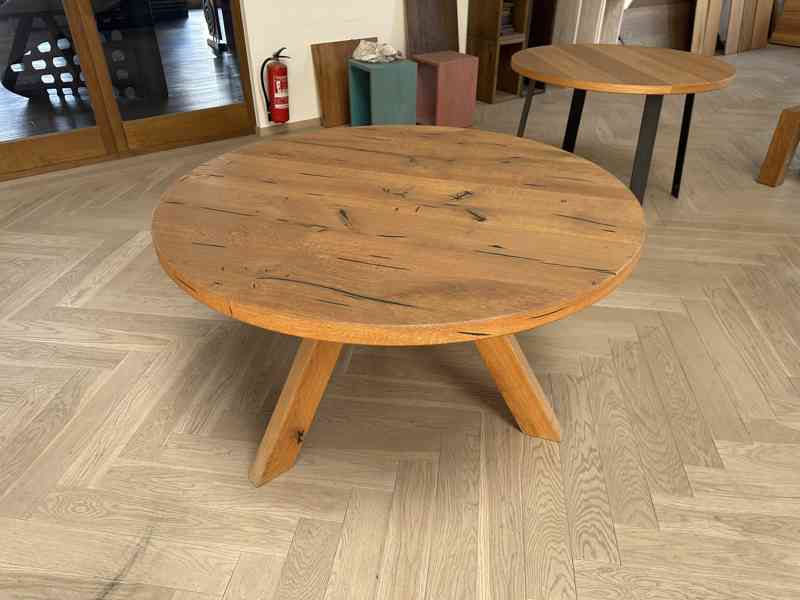 Kulatý dubový stůl o průměru 125 cm  - foto 5