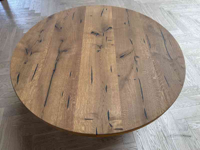 Kulatý dubový stůl o průměru 125 cm  - foto 6