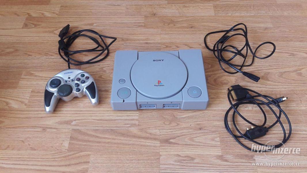 Sony PlayStation 1 FAT (SCPH-7502) - foto 2