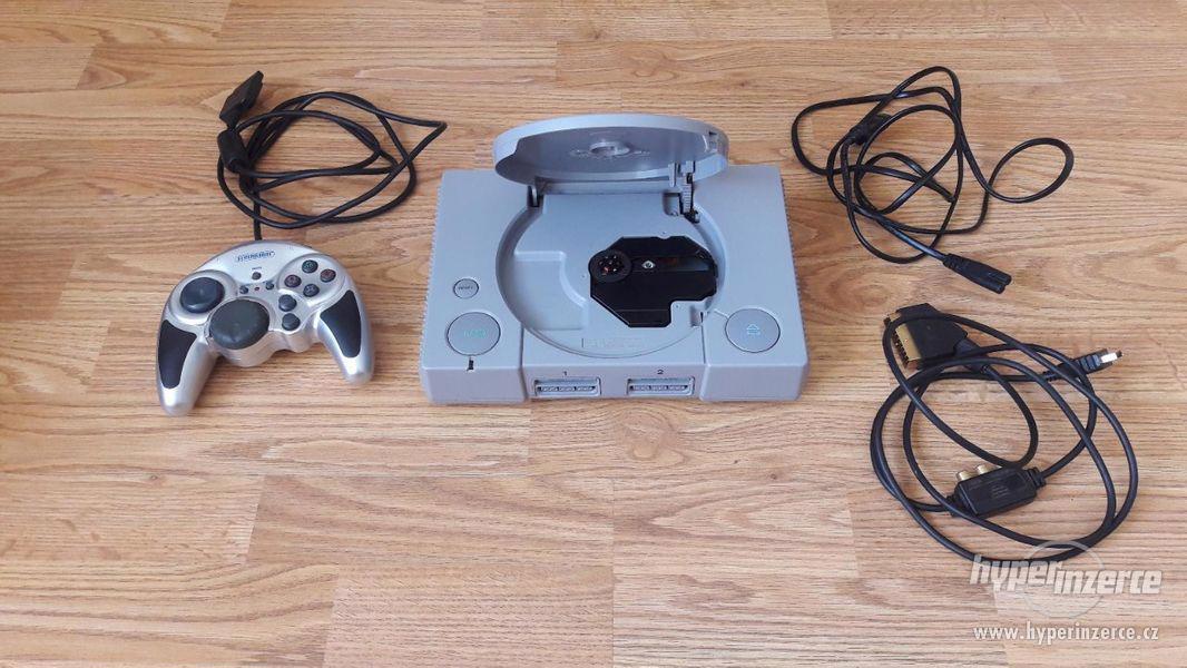Sony PlayStation 1 FAT (SCPH-7502) - foto 3