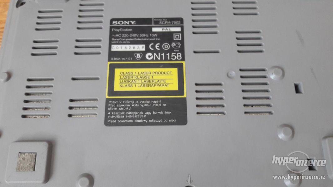 Sony PlayStation 1 FAT (SCPH-7502) - foto 4