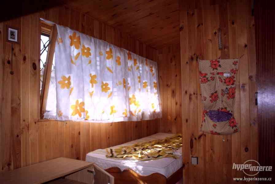 PRODEJ CHATY Stříbrná Skalice - Hradec - foto 4
