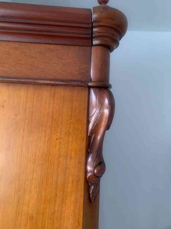 Starožitná skříň - foto 2