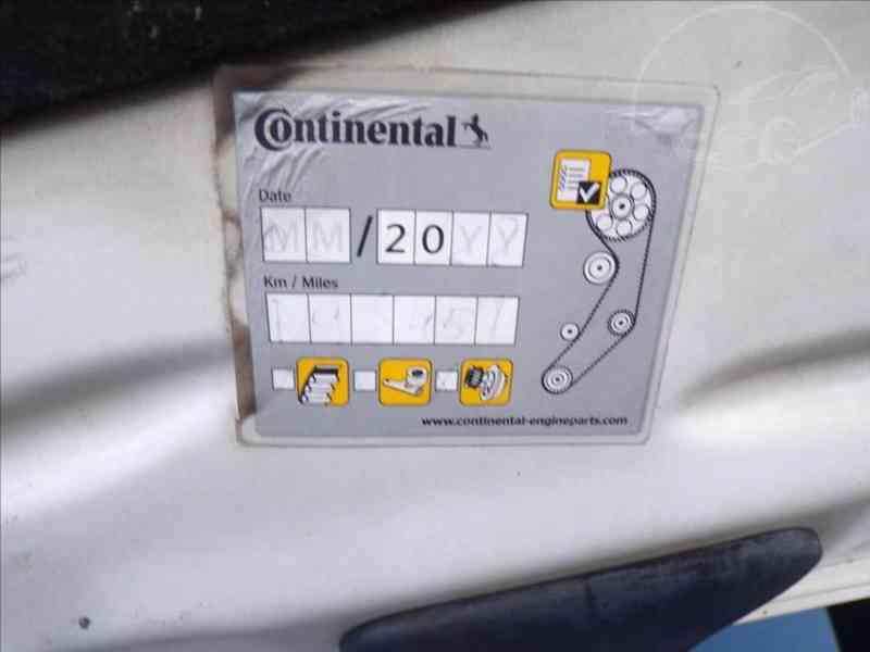 Volkswagen Touran 2,0 TDI AUTOMAT,HIGHLINE - foto 17