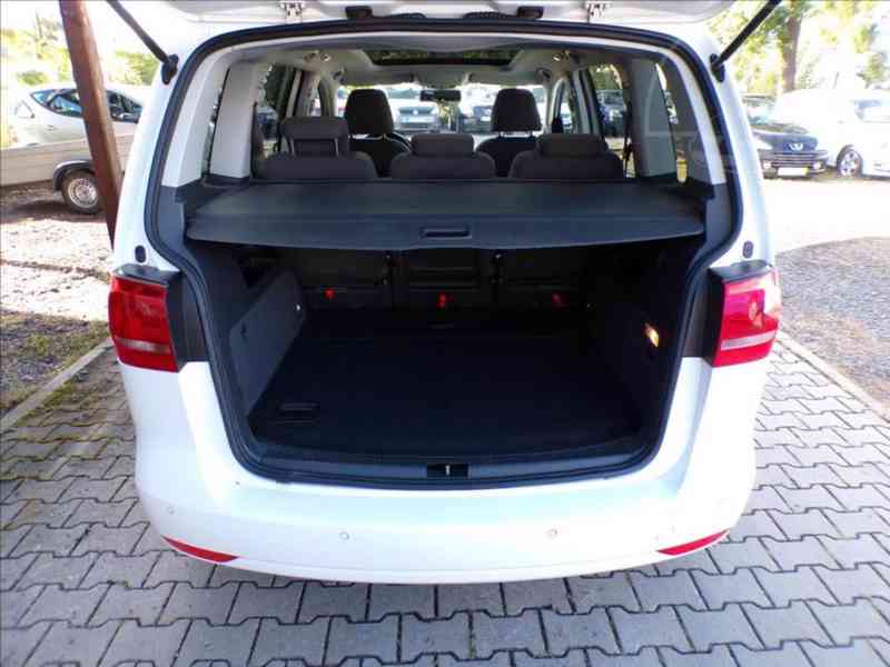 Volkswagen Touran 2,0 TDI AUTOMAT,HIGHLINE - foto 11